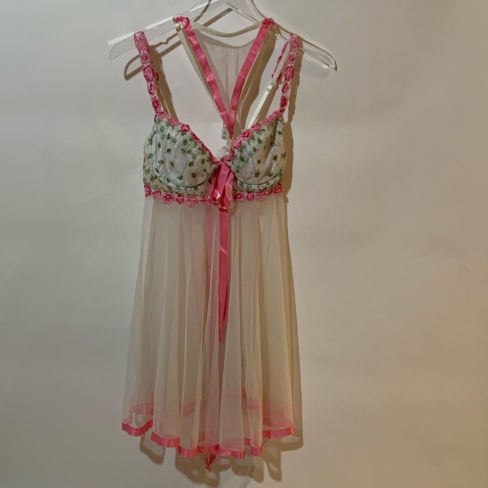 Vintage Victoria’s Secret Lingerie/Thong set 🎀